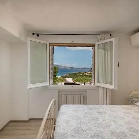 Andrea Luxury In Villa