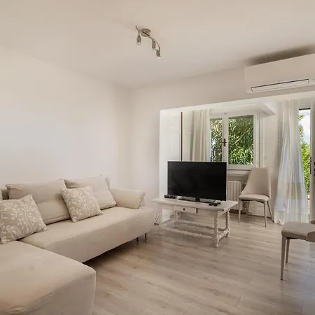 Andrea Luxury In Villa *